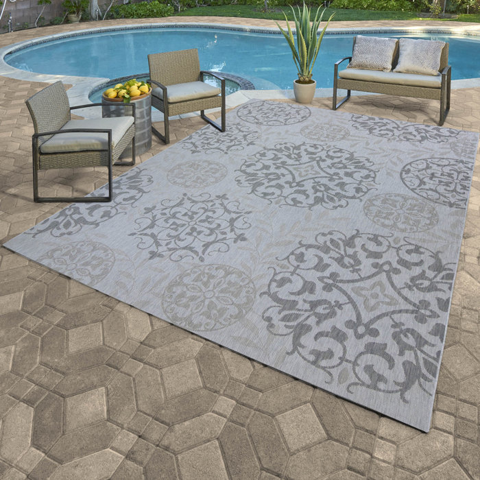 Paseo Emilia Medallion Gray 8' x 10' Indoor/Outdoor Area Rug
