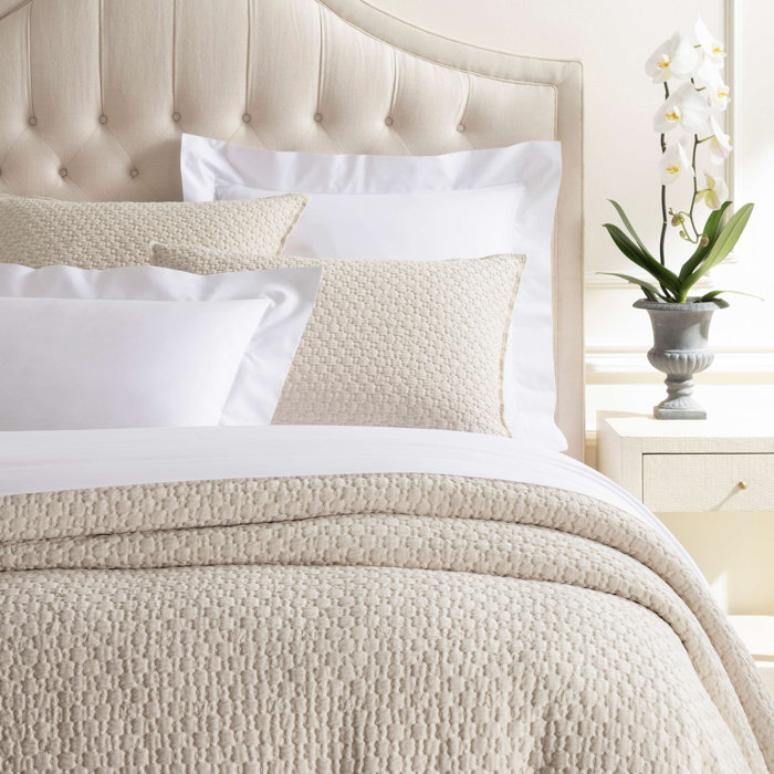 Lodi Alabaster Queen Size Cotton Matelassé Coverlet