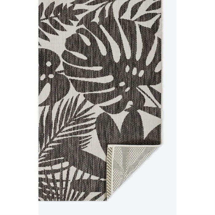 Charcoal Geometric Villa 6'7" x 9'6" Synthetic Rectangular Rug
