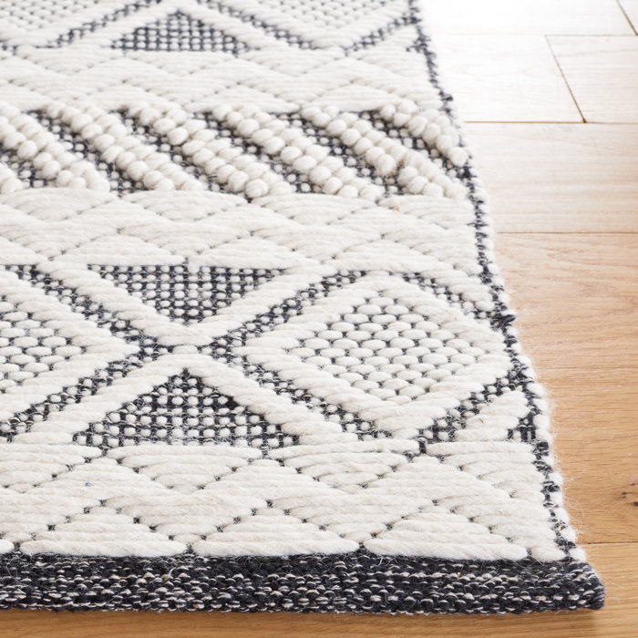 Vermont Hand-Knotted Ivory Wool 5' x 8' Area Rug