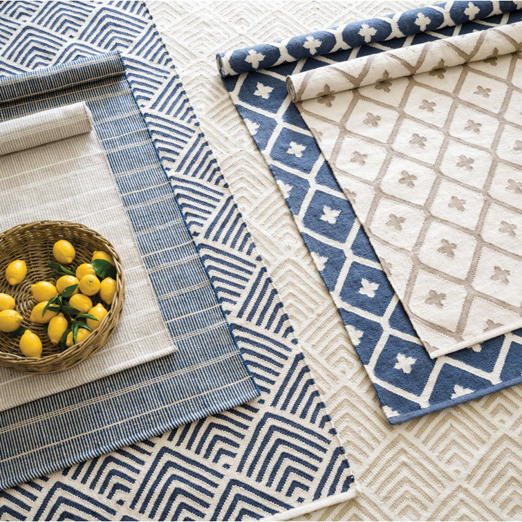 Ivory and Navy Handwoven Reversible Synthetic Rug, 2' x 3'