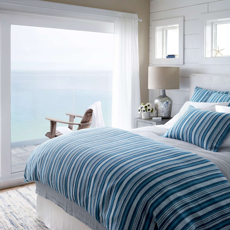 Handwoven Blue and White Cotton Rectangular Rug 6' x 9'