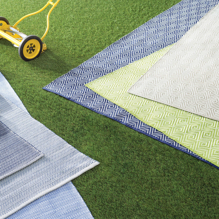 Sprout White Washable Rectangular Indoor/Outdoor Rug 2.5ft x 8ft