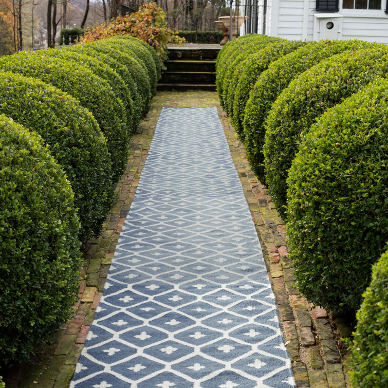 Ivory and Navy Handwoven Reversible Synthetic Rug, 2' x 3'