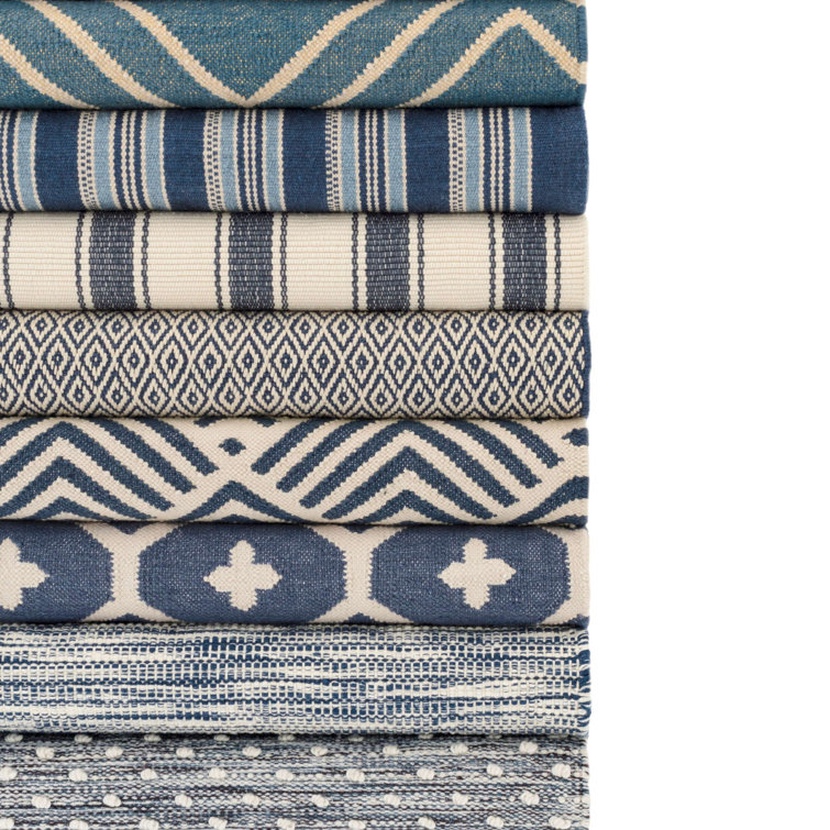 Ivory and Navy Handwoven Reversible Synthetic Rug, 2' x 3'