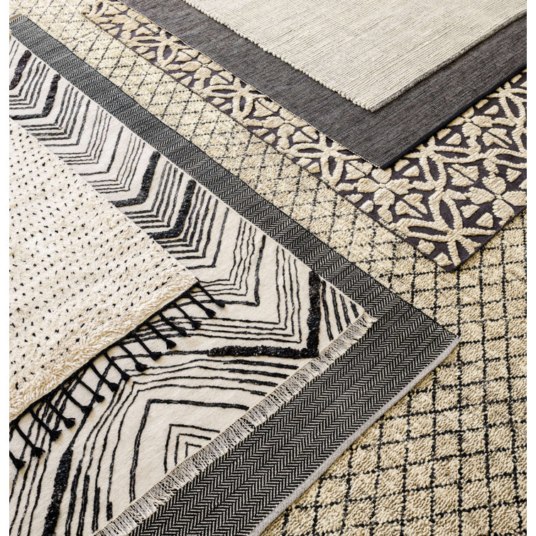Network Black and White Handwoven Wool and Cotton Rug, 5' x 8'
