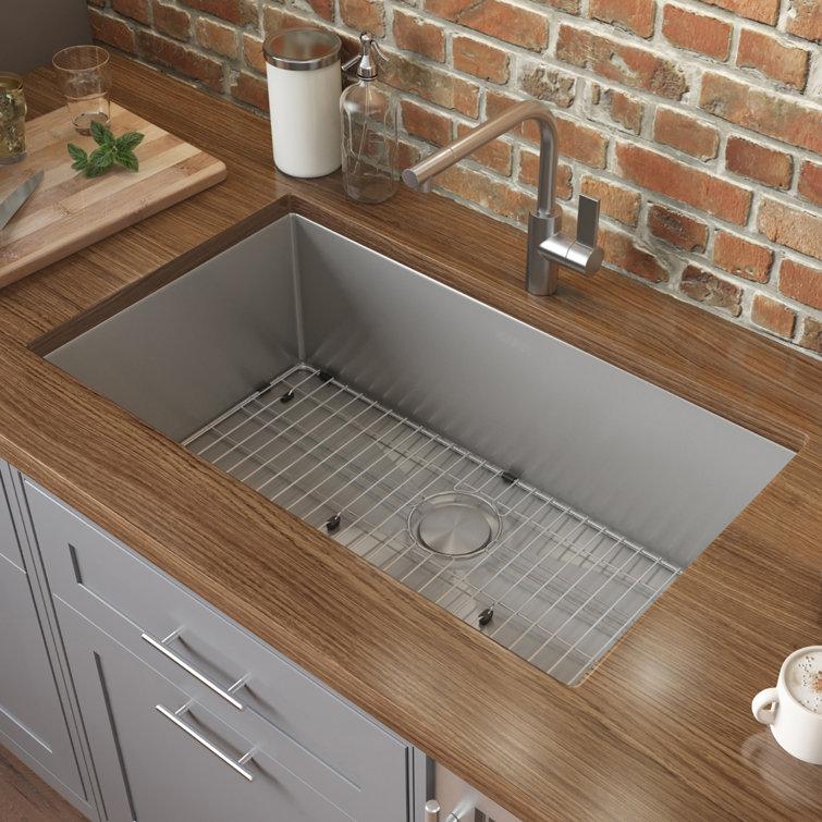 Ruvati 33-Inch Stainless Steel Undermount Kitchen Sink with Single Bowl