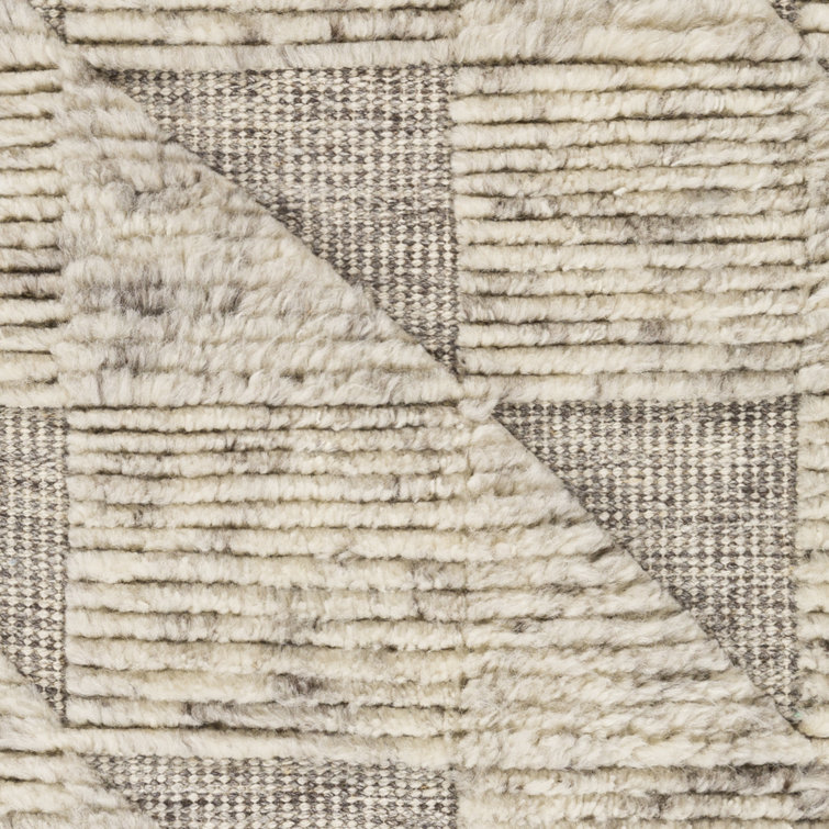 Ivory Hand-Knotted Wool 4' x 6' Area Rug