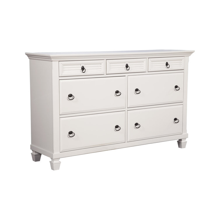 Winchester Transitional White Pine 7-Drawer Horizontal Dresser