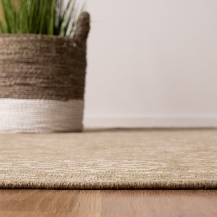 Colony Cream Hand-Knotted Wool Floral 4' x 6' Area Rug