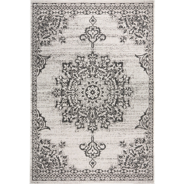 Nicole Miller Grey and Black Medallion Indoor/Outdoor Rug