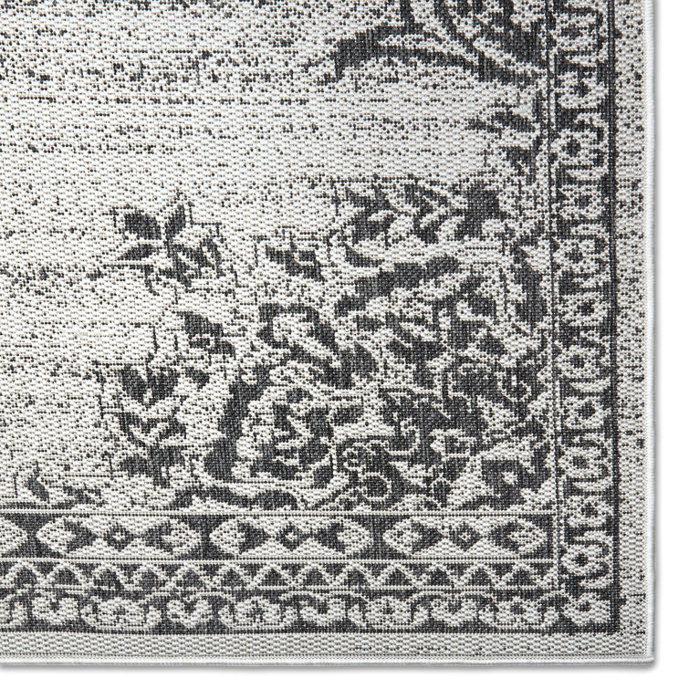 Nicole Miller Grey and Black Medallion Indoor/Outdoor Rug