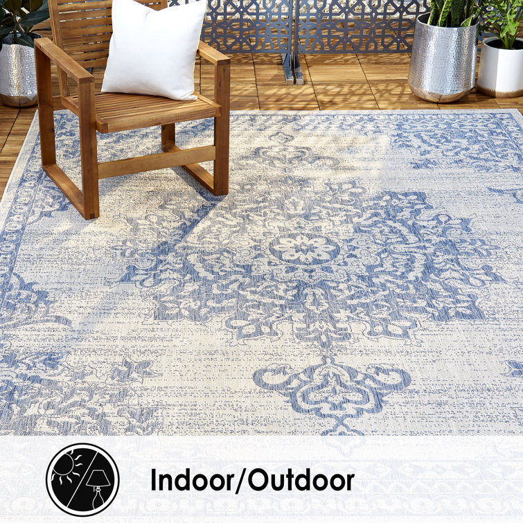 Elysian Grey/Blue Medallion Synthetic Indoor/Outdoor Area Rug
