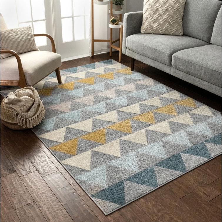 Nova Gray Geometric 5' x 7' Synthetic Area Rug