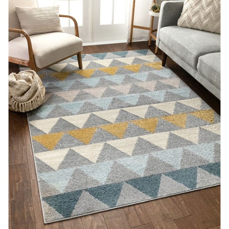 Nova Gray Geometric 5' x 7' Synthetic Area Rug