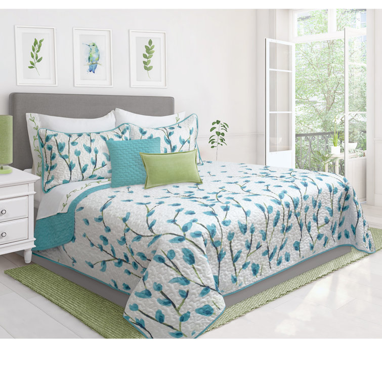 White and Blue Floral Twin Microfiber Quilt Set