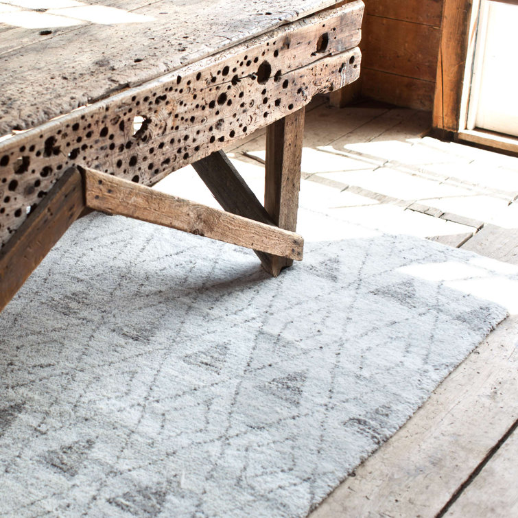 Ivory Geometric Hand-Knotted Wool and Synthetic 4' x 6' Rug