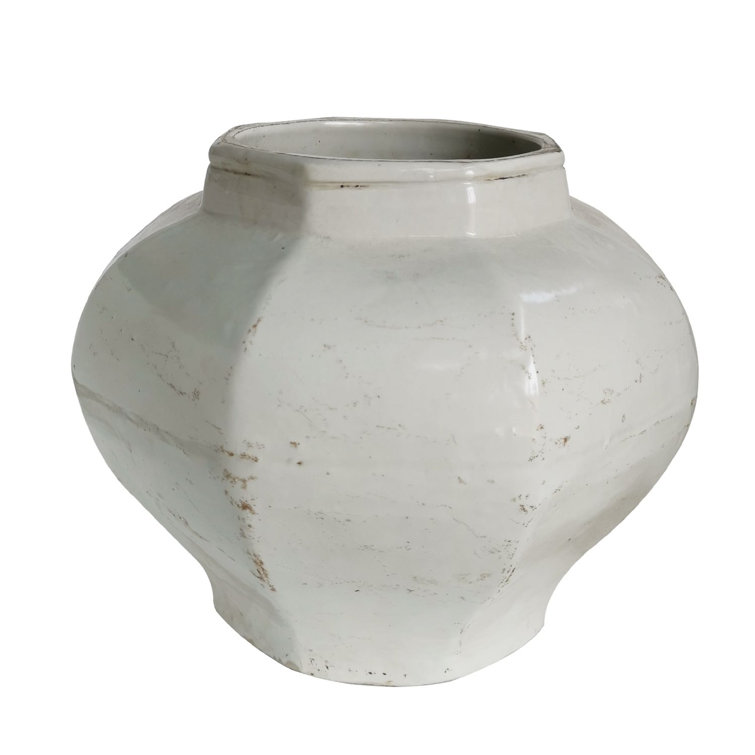 Handcrafted White Porcelain Decorative Table Vase