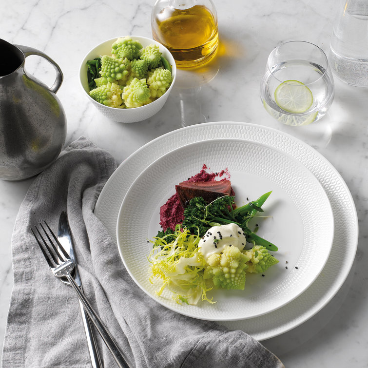 Elegant Geometric Embossed 16-Piece Porcelain Dinnerware Set, White