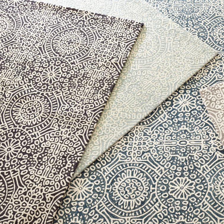 Gray and White Medallion Handmade Wool Rug 3' x 5'