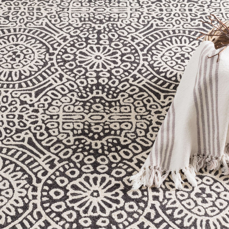 Gray and White Medallion Handmade Wool Rug 3' x 5'