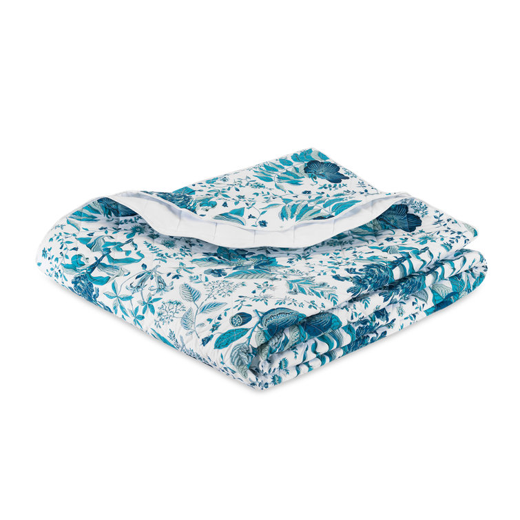 Full/Queen Reversible Cotton Botanical Quilt in Pomegranate and Prussian Blue