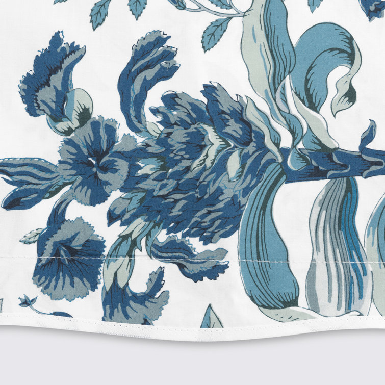 Full/Queen Reversible Cotton Botanical Quilt in Pomegranate and Prussian Blue