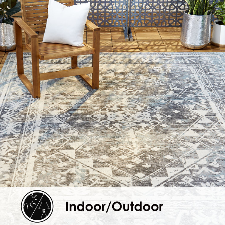 Gray Medallion 8' x 10' Synthetic Easy Care Rug