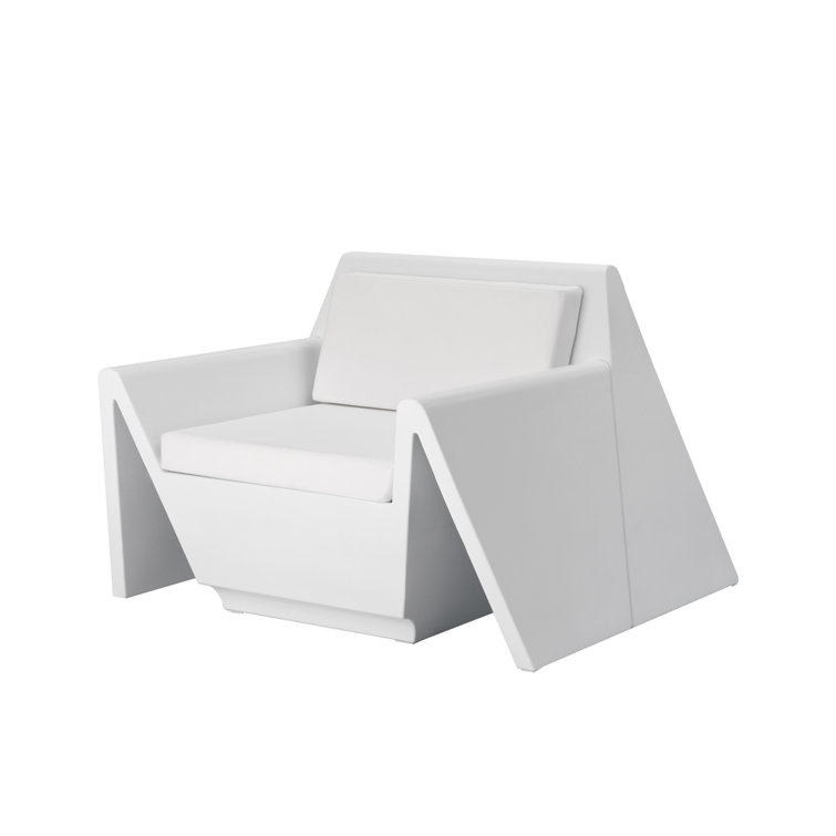 White Polyethylene Modern Lounge Chair with Cushions