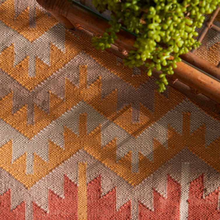 Handwoven Orange and Beige Medallion Synthetic Rug 3'6" x 5'6"