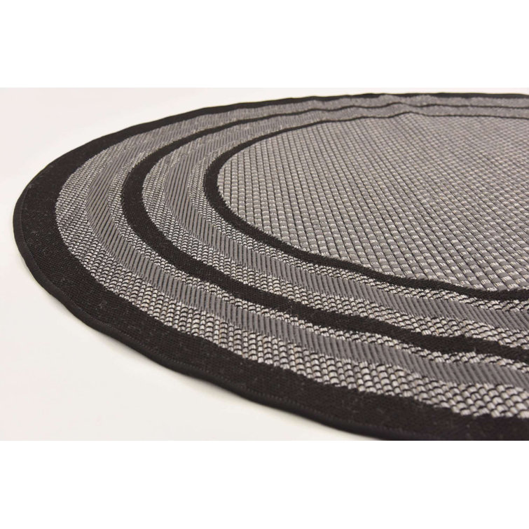 Gray Synthetic 6' Round Outdoor Easy-Care Rug