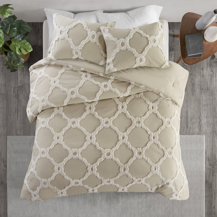 Full White Cotton Tufted Geometric Comforter Set