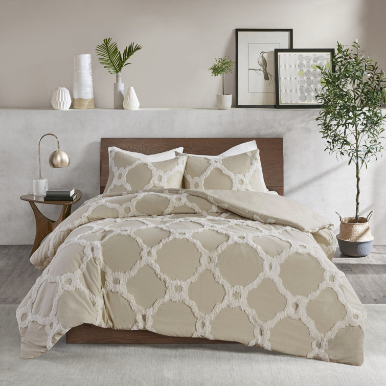 Full White Cotton Tufted Geometric Comforter Set