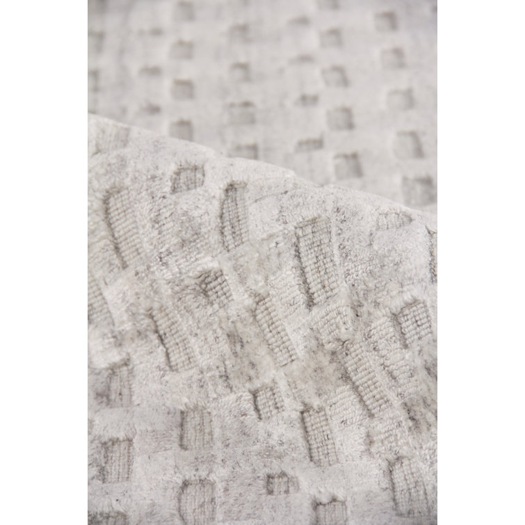 Ivory Geometric Handmade Viscose and Cotton Rug, 8' x 10'
