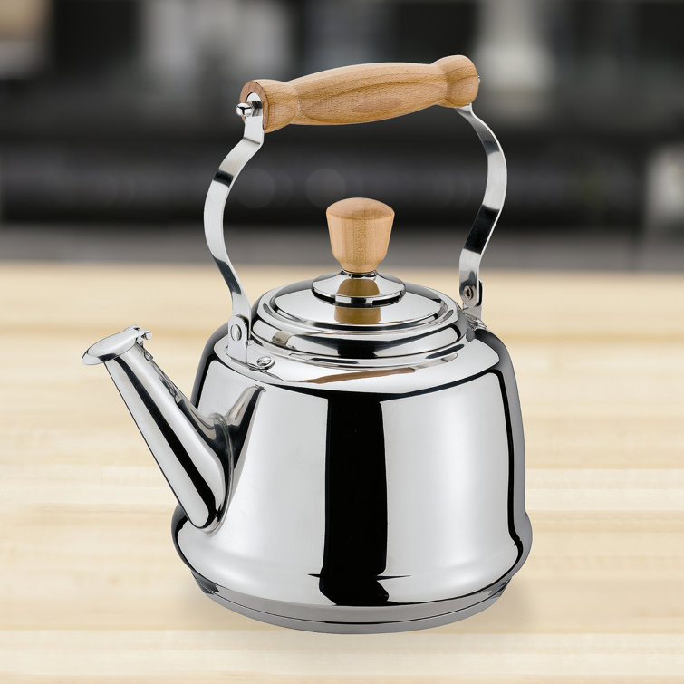 Cilio Tradition Stainless Steel Whistling Kettle with Wood Handle
