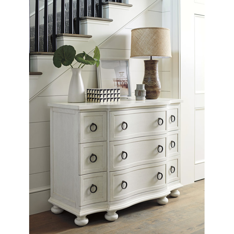 Shell White Mahogany Coastal 9-Drawer Dresser