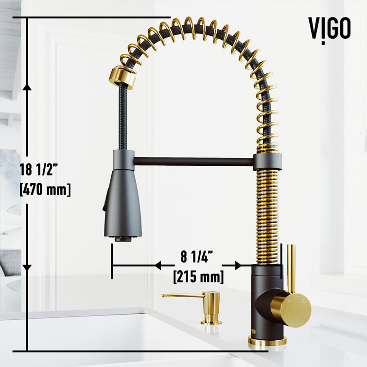 Elegant Dual-Tone Pull-Down Kitchen Faucet in Matte Gold and Black