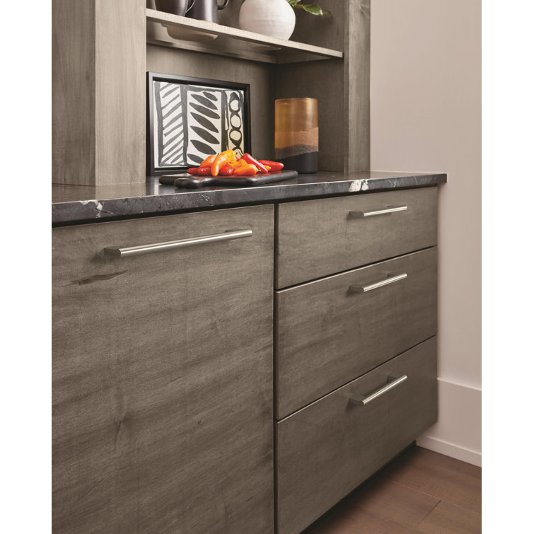 Versa Brushed Nickel 7-Inch Modern Bar Pull