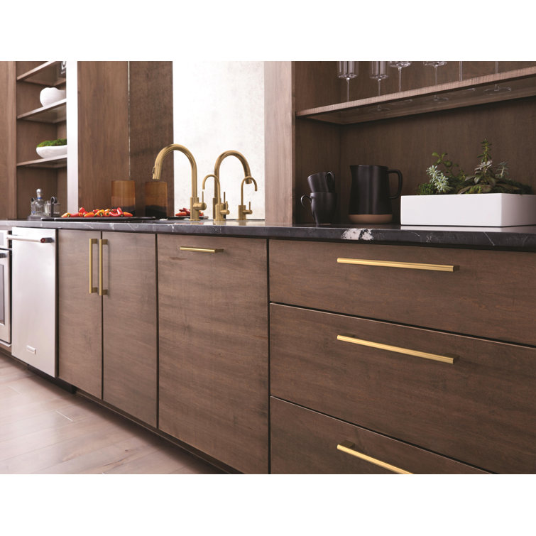 Versa 7" Champagne Bronze Modern Bar Pull with Mounting Hardware