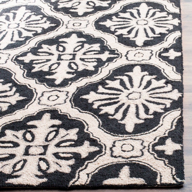 Black and Cream Hand-Hooked Geometric Area Rug 5' x 8'