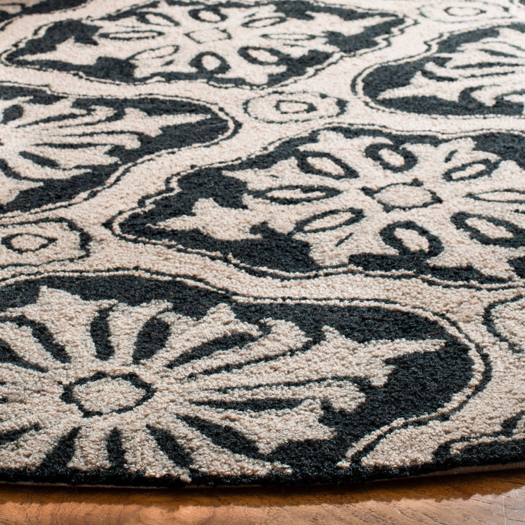 Black and Cream Hand-Hooked Geometric Area Rug 5' x 8'