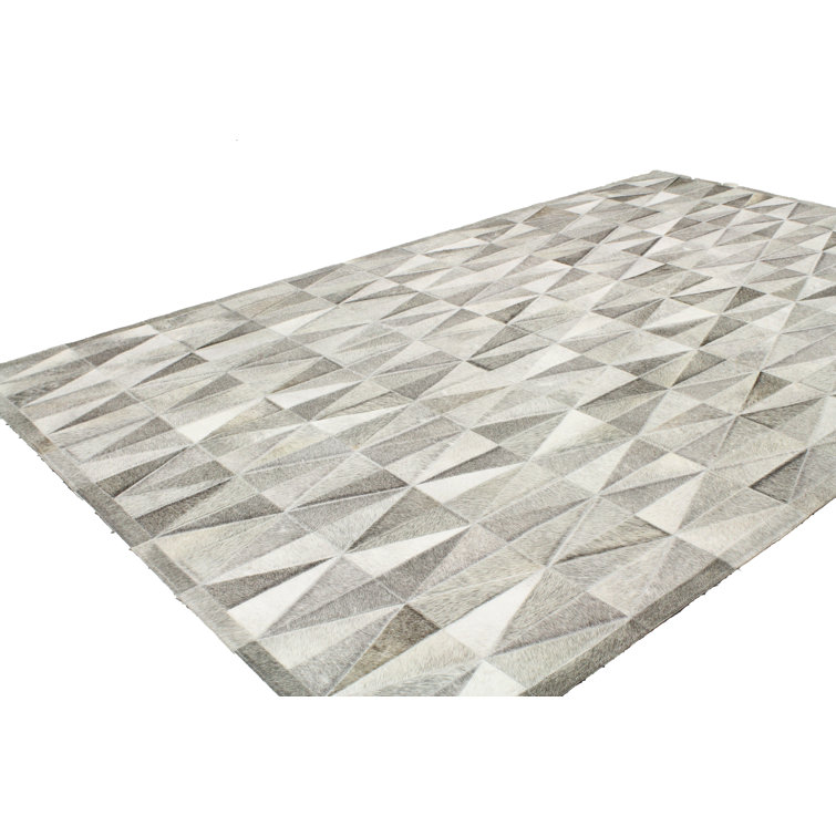 Gray Geometric Handmade Cotton and Cowhide Rug, 8' x 10'