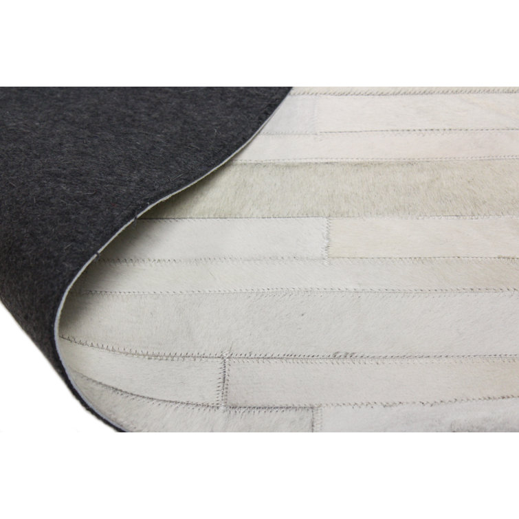 Handmade Ivory Cowhide Striped Rectangular Area Rug 4' x 6'
