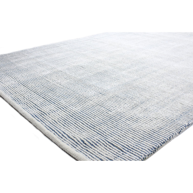 Ivory and Navy Hand-Knotted Wool 5' x 7' Rug