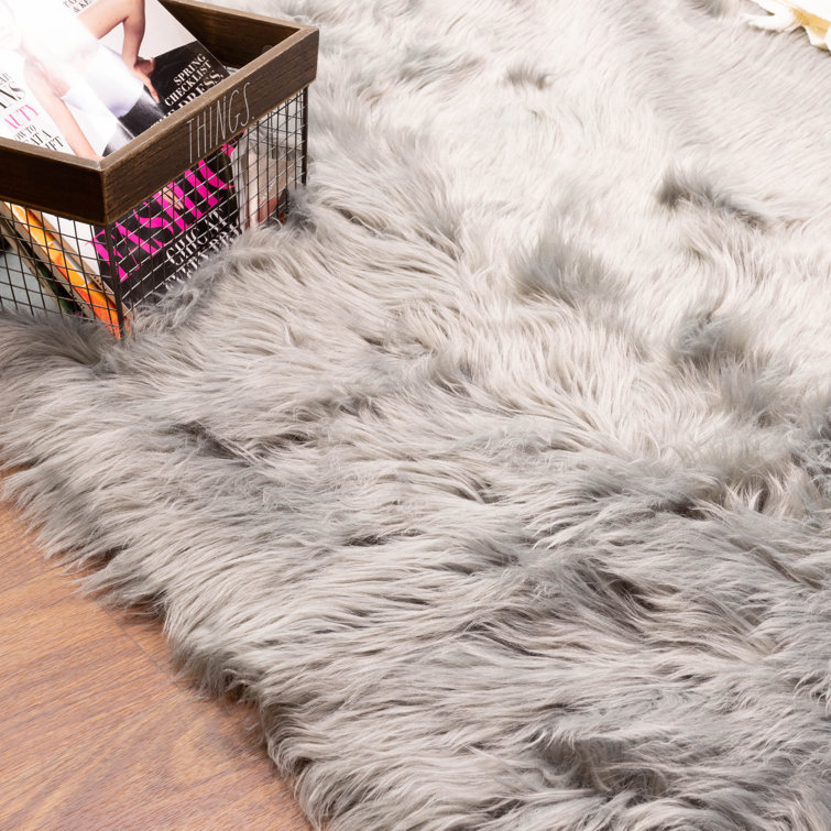 Gray Faux Sheepskin Fur Shag Area Rug 3' x 5'