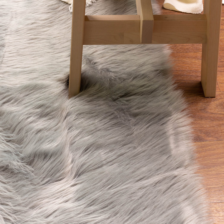 Gray Faux Sheepskin Fur Shag Area Rug 3' x 5'