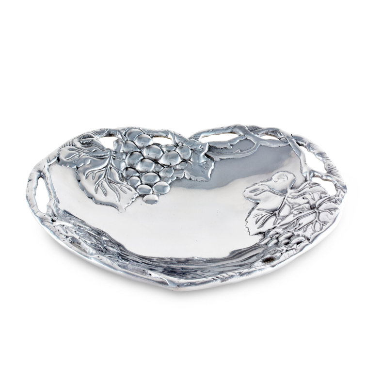 Elegant Aluminum Heart-Shaped Grape Motif Tray