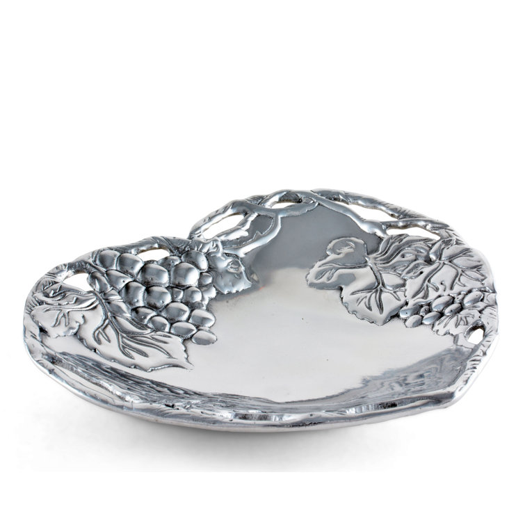 Elegant Aluminum Heart-Shaped Grape Motif Tray