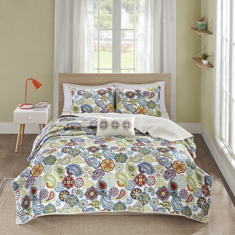 Ivory and Multicolor Reversible Microfiber Full Quilt Set