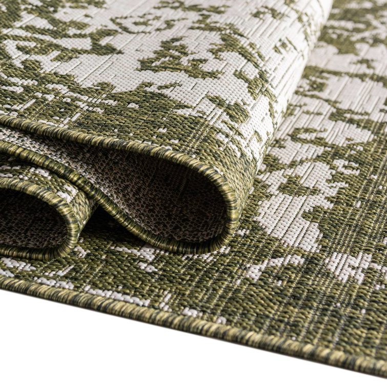 Green and Ivory Rectangular Synthetic Outdoor Rug 4' x 6'